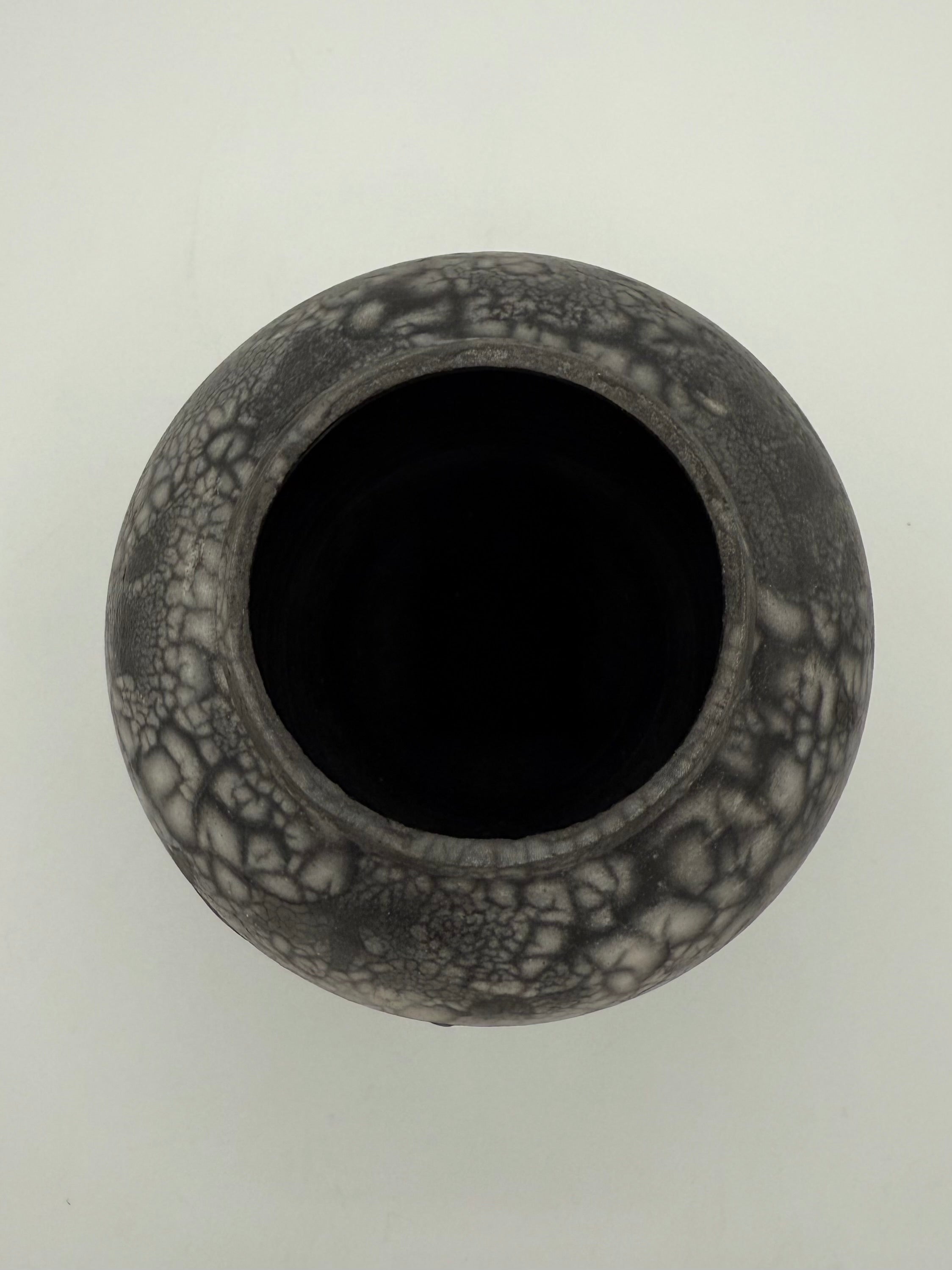 Raku vessel