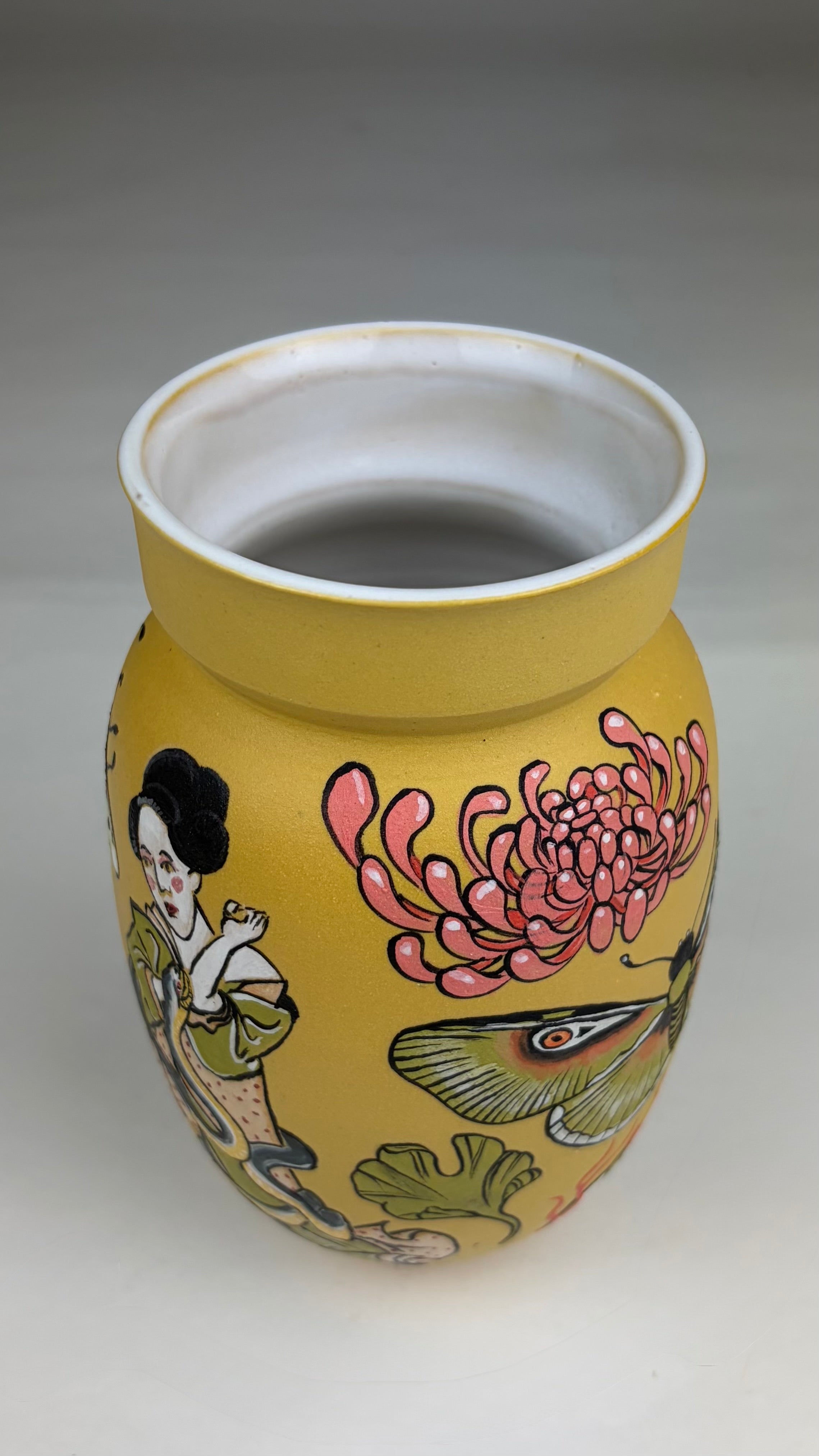Vase with Geisha