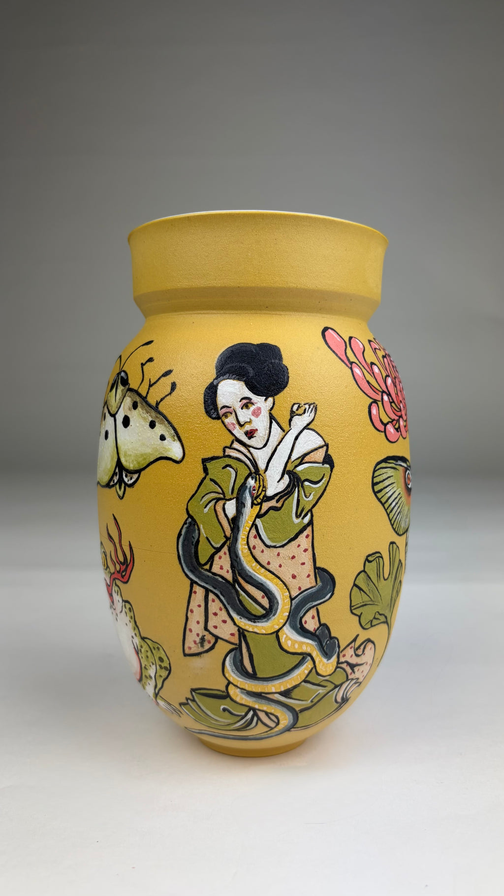Vase with Geisha