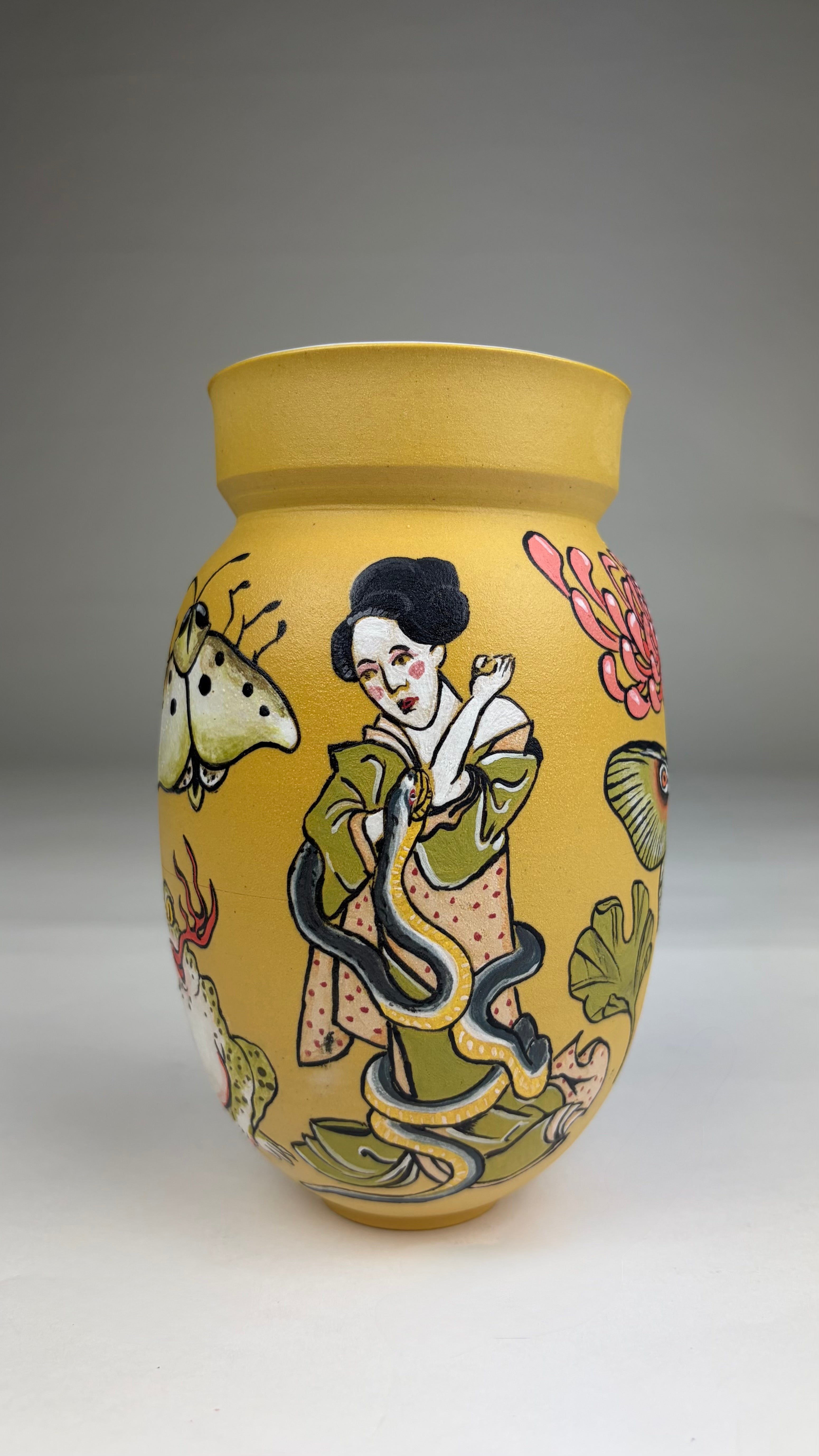 Vase with Geisha