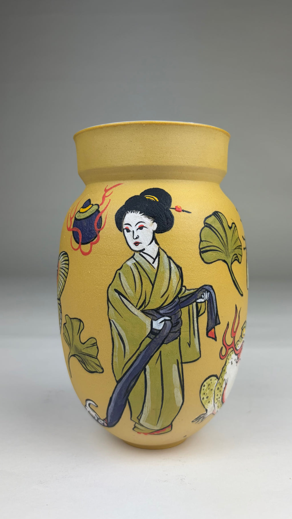 Vase with Geisha